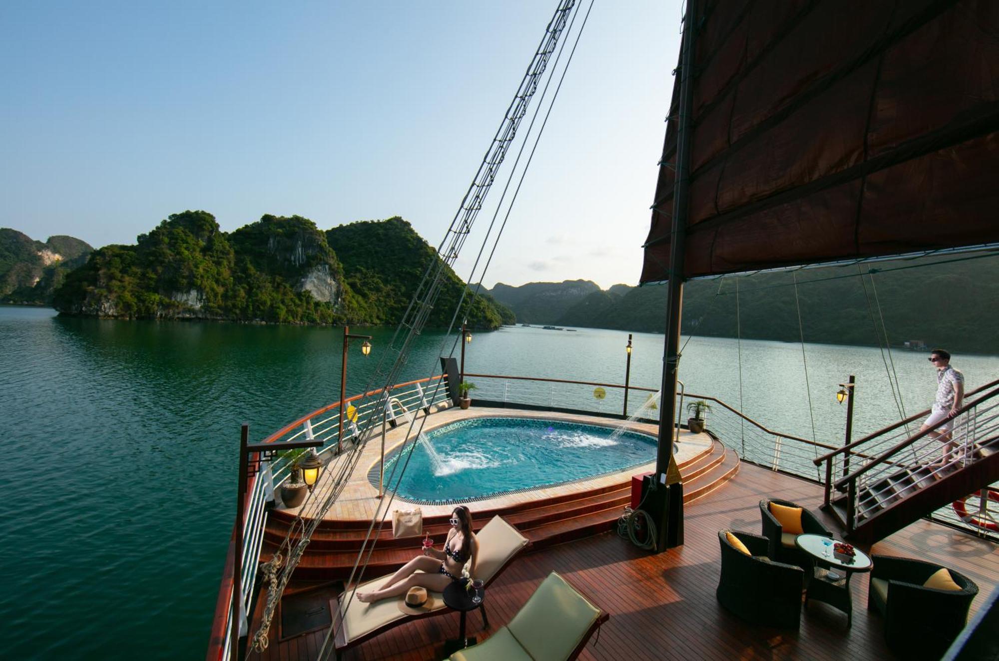 Amanda Luxury Cruise Hotel Ha Long Buitenkant foto