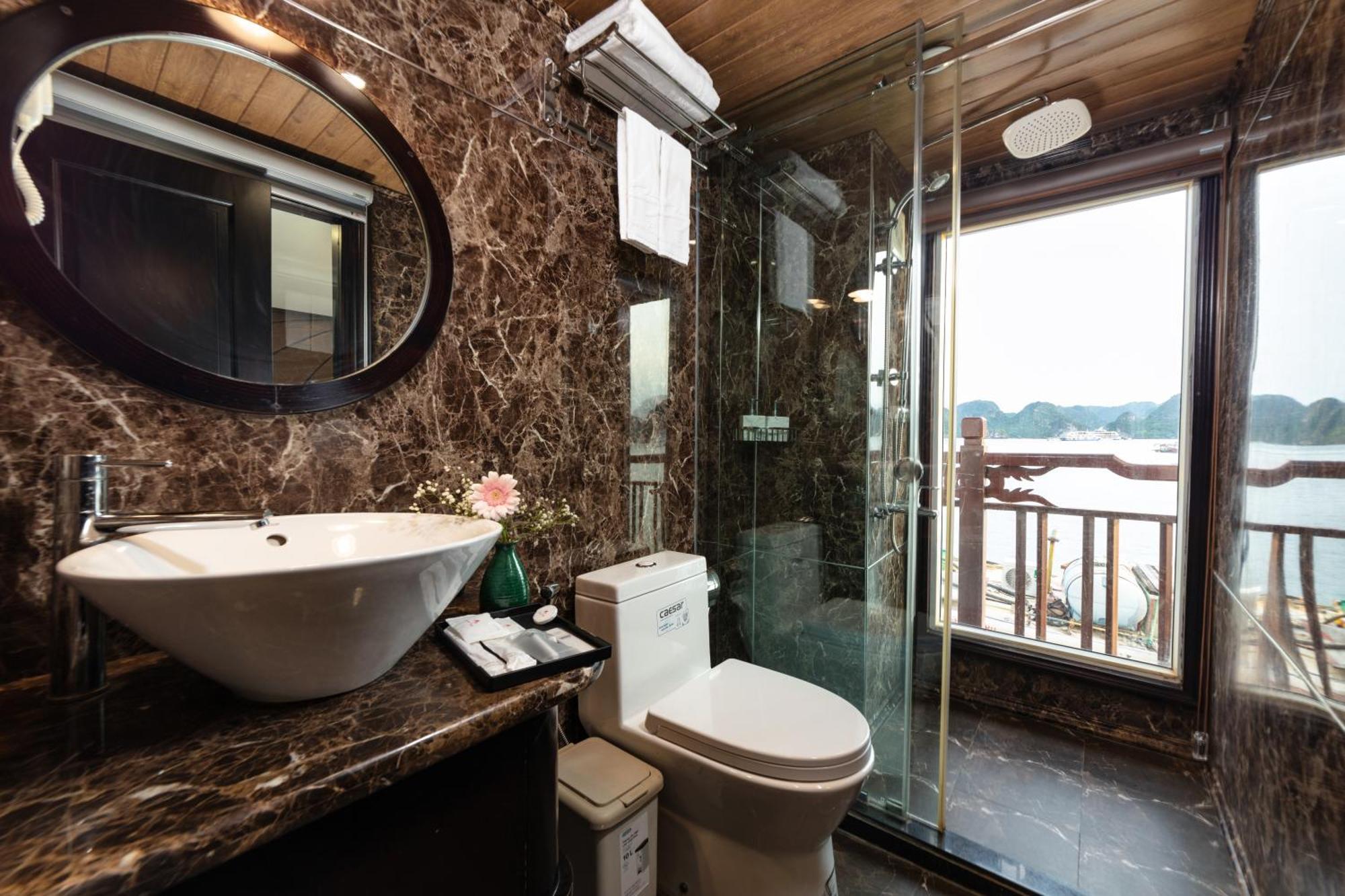 Amanda Luxury Cruise Hotel Ha Long Buitenkant foto