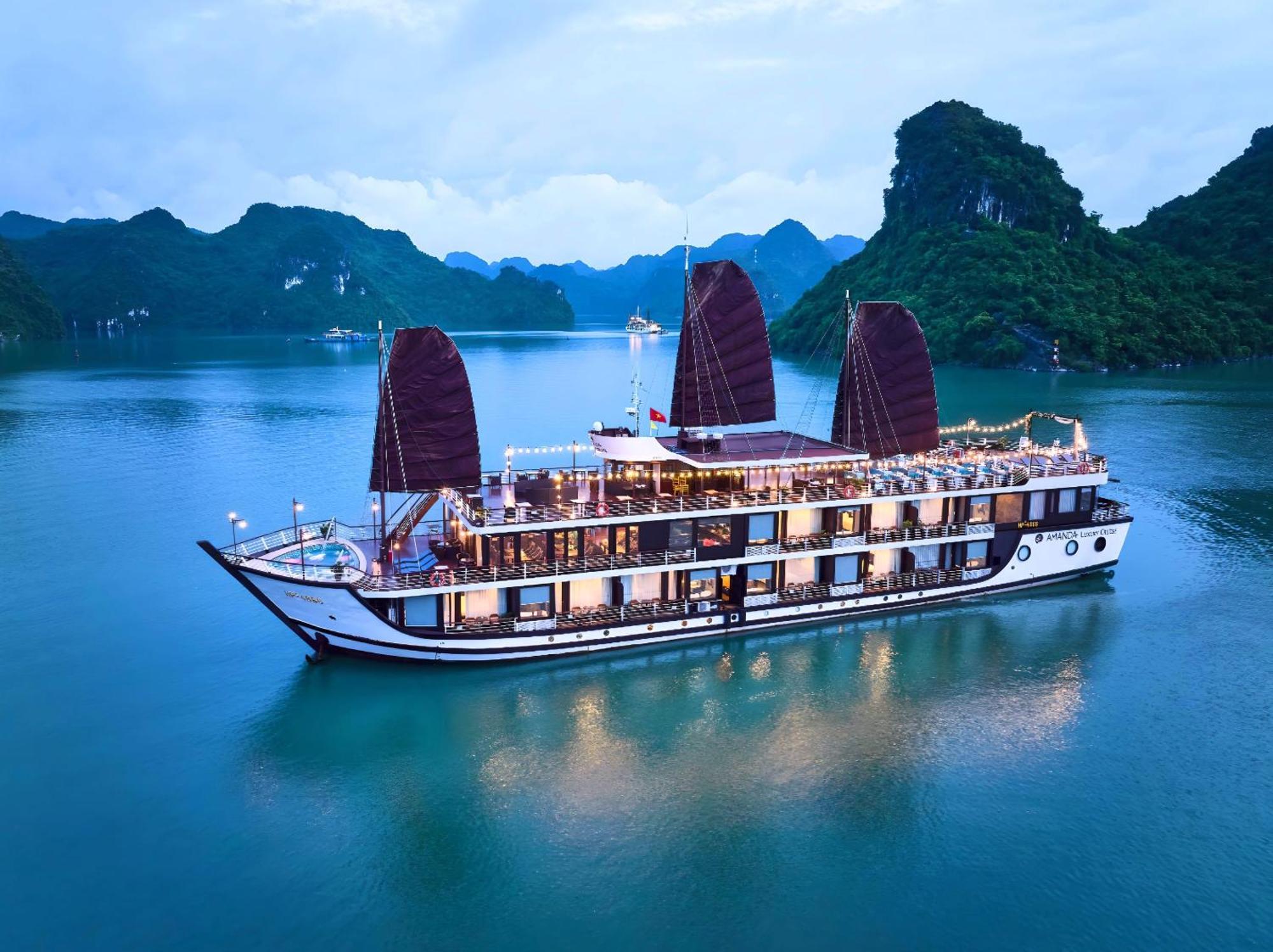 Amanda Luxury Cruise Hotel Ha Long Buitenkant foto
